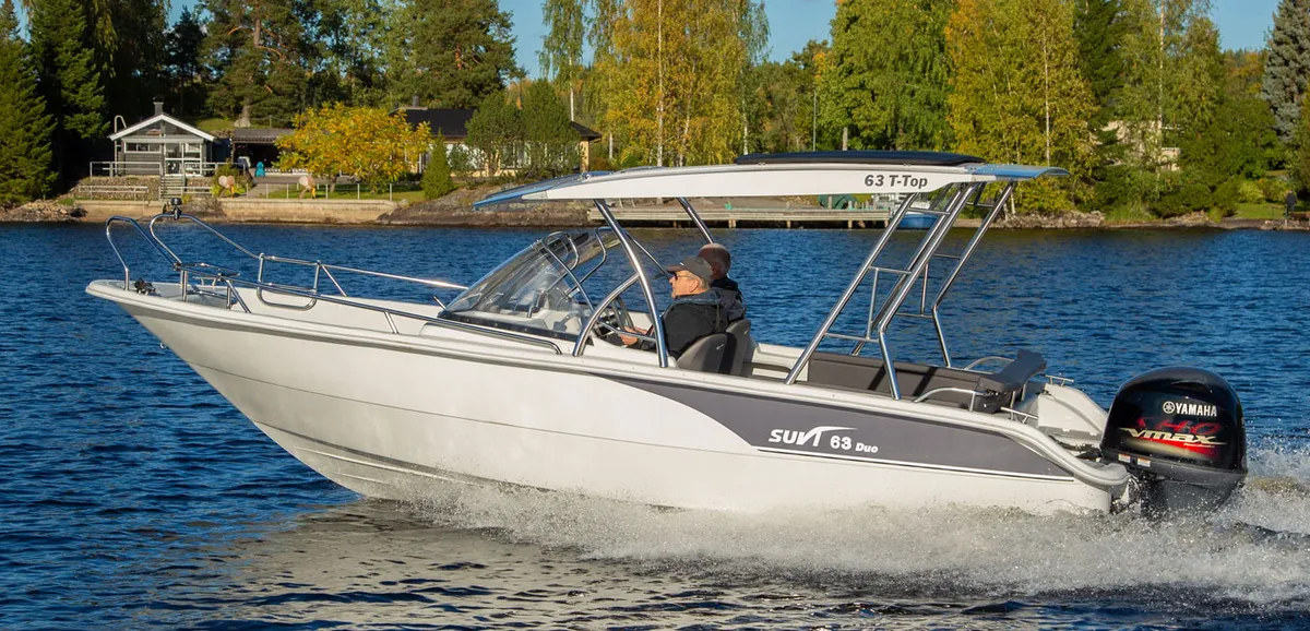 Suvi 63 T-Top: Croisière en bateau avec un toit rigide