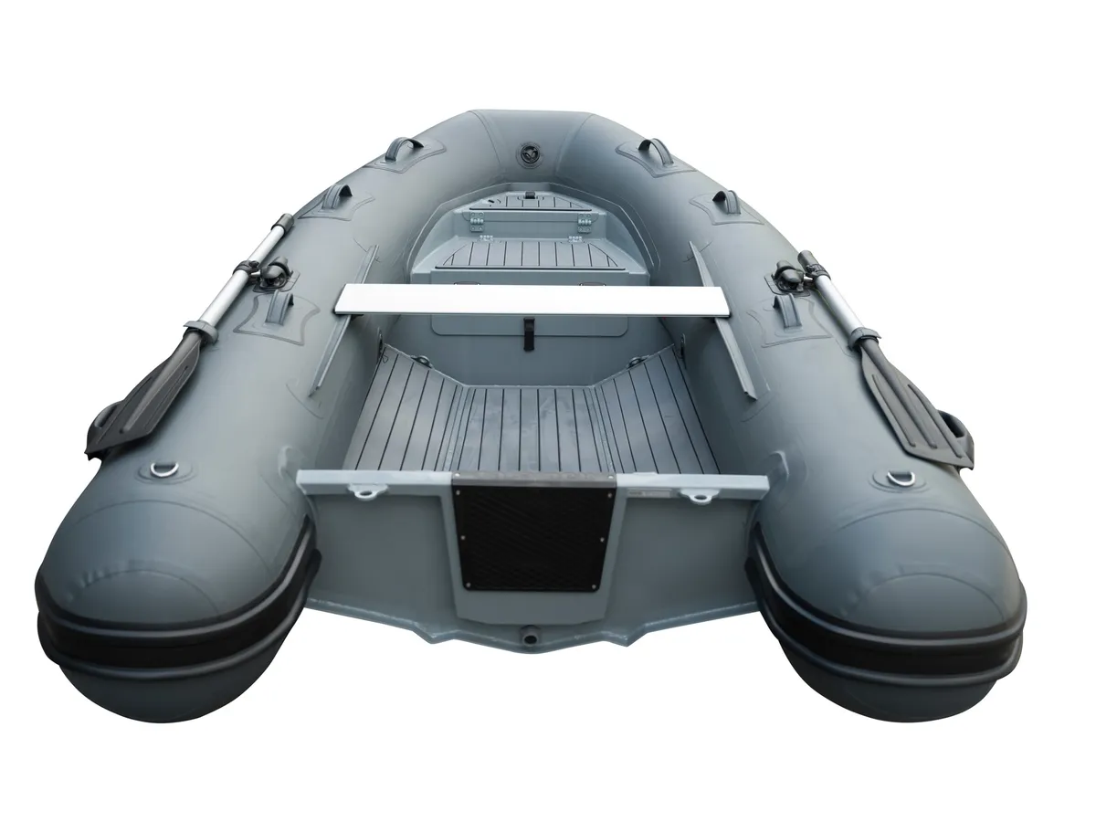 Talamex S-Line 310: Bateau pneumatique avec des pagaies sur fond blanc