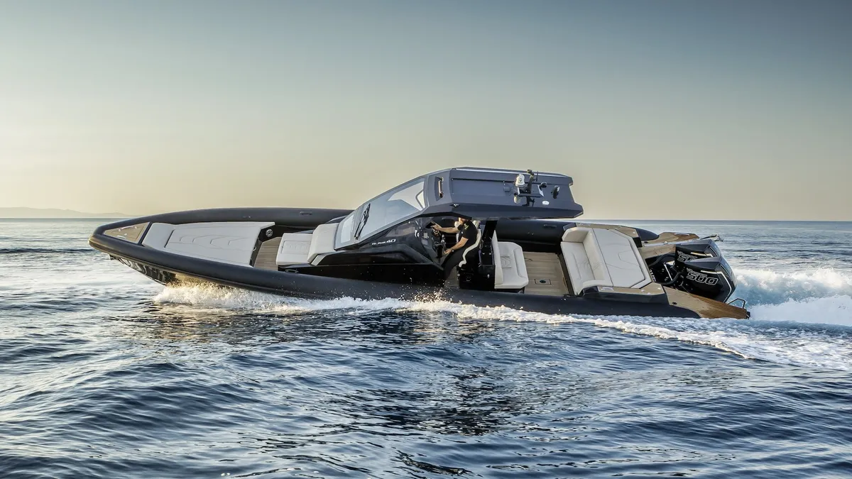Technohull Alpha 40: Schnellbootfahrt auf dem Meer