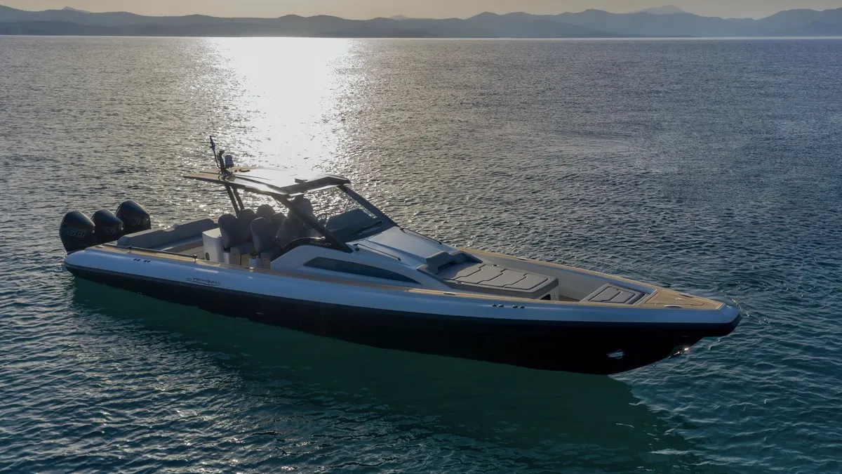 Technohull Omega 47: Speedboat on the open sea