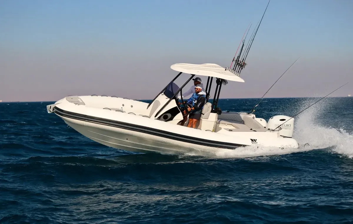 Tiger Marine 750 TopLine: Boat cruising at sea