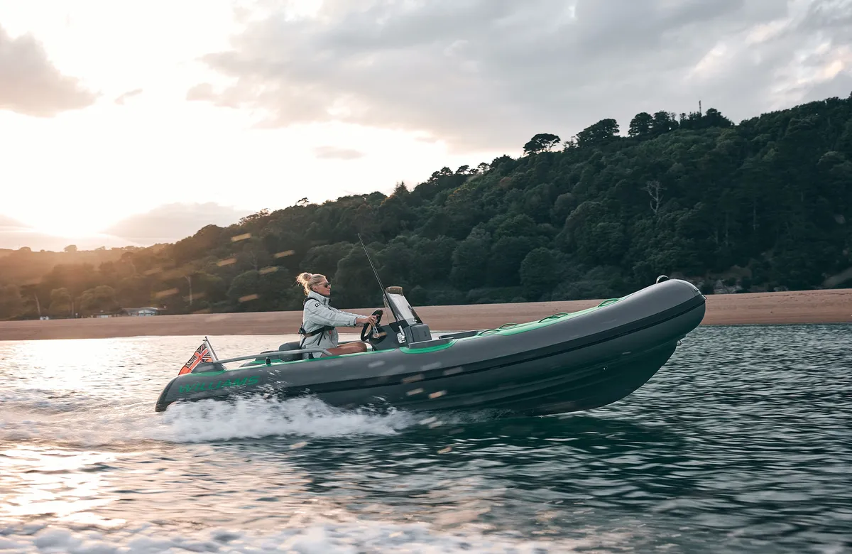 Williams Jet Tenders SportJet 520: Rubber dinghy cruising off the coast