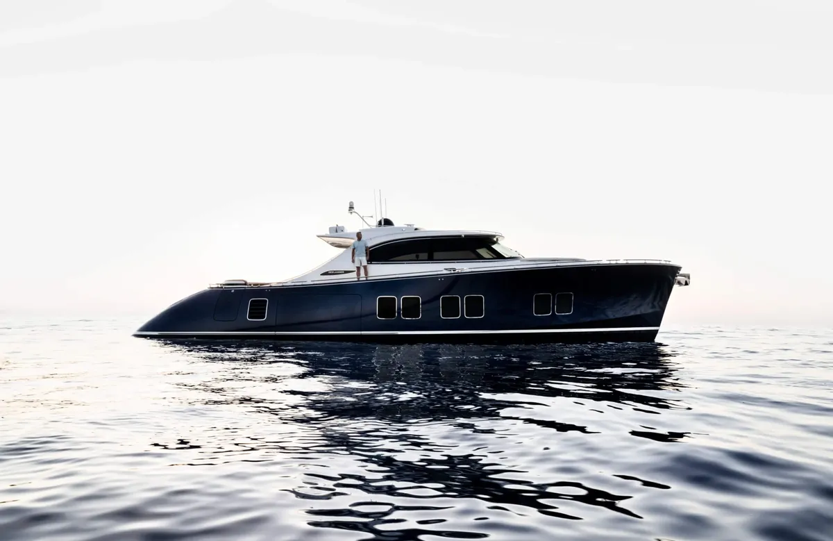 Zeelander 7: Ein Boot, das auf dem Meer treibt